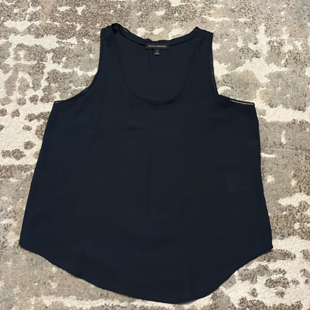 Women’s Banana Republic sleeveless blouse